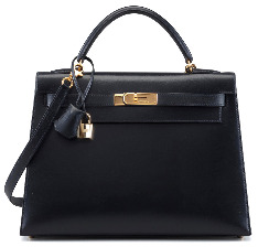 Hermes Kelly. Сумка, ставшая известной всему миру под названием Kelly bag или сумка Келли, была выпущена в 1935 году, а невероятную популярность данная модель обрела в 1956 году, после того, как легендарная американская кинозвезда Грэйс Келли (Greys Kelly), вышедшая замуж за князя Монако Рене III, воспользовалась именно этой сумочкой, чтобы прикрыть от назойливых объективов папарацци свой живот, так как была беременна.