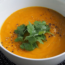 Тыквенный суп с красной чечевицей 