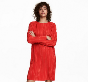 Красное платье — осенью 2017, главное оружие модниц