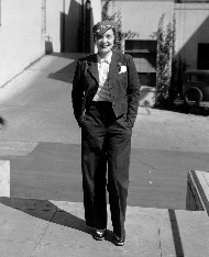 Марлен Дитрих в брючном костюме