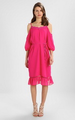 Модный цвет 2018 - розовый. Платье NAF NAF