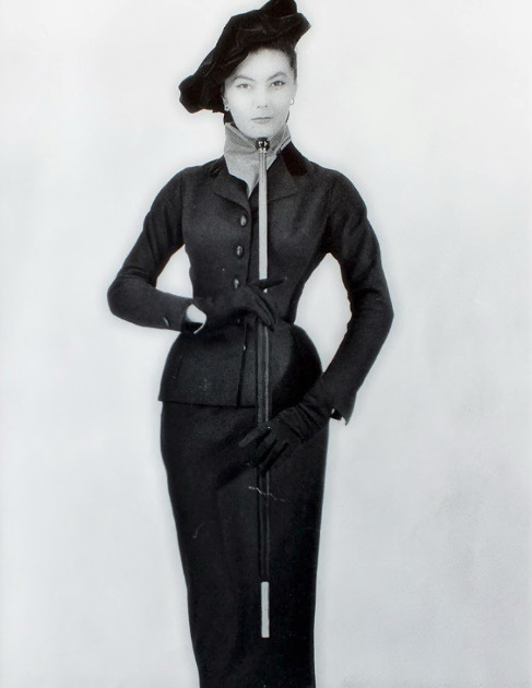 Алла Ильчун в костюме Christian Dior журнал L'Officiel, 1951 год