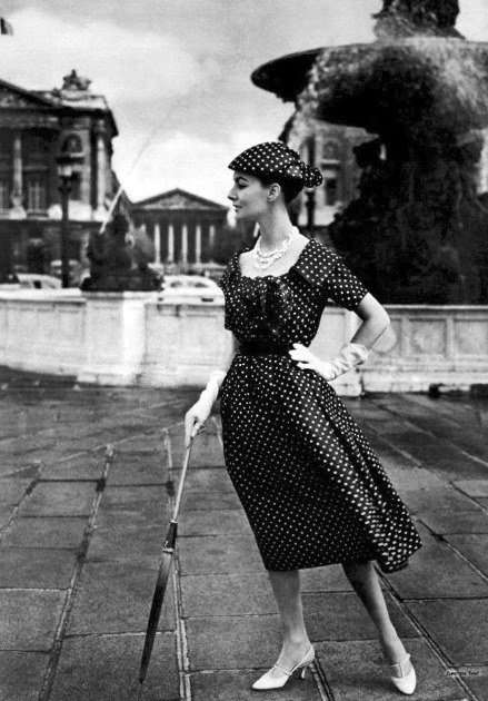 Model is wearing Dior's, photo by Georges Saad, L'Art et la Mode