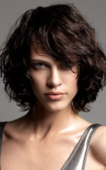 Модные прически на средние волосы с волнистой текстурой Модные прически на средние волосы с волнистой текстурой