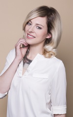 Женственные модные прически на средние волосы Женственные модные прически на средние волосы