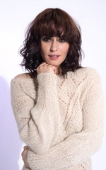 Модные прически на средние волосы с волнистой текстурой Модные прически на средние волосы с волнистой текстурой