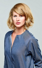 Женственные модные прически на средние волосы Женственные модные прически на средние волосы