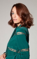 Женственные модные прически на средние волосы Женственные модные прически на средние волосы