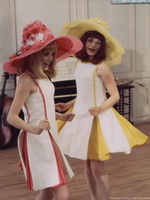 Платья в стиле 60-х Катрин Денев и Франсуаза Дорлиак фильм Девушки из Рошфора, 1967 год